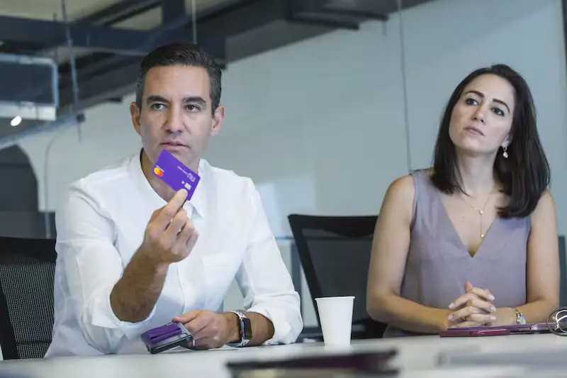 Fundadores de startups brasileiras em ambiente de trabalho colaborativo, representando o ecossistema de inovação do BrasilLegenda: O Brasil já conta com mais de 20 mil startups ativas e uma geração de unicórnios que transformou setores inteiros da economia.